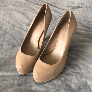 Bebe Tan and Gold Platform Heels EUC